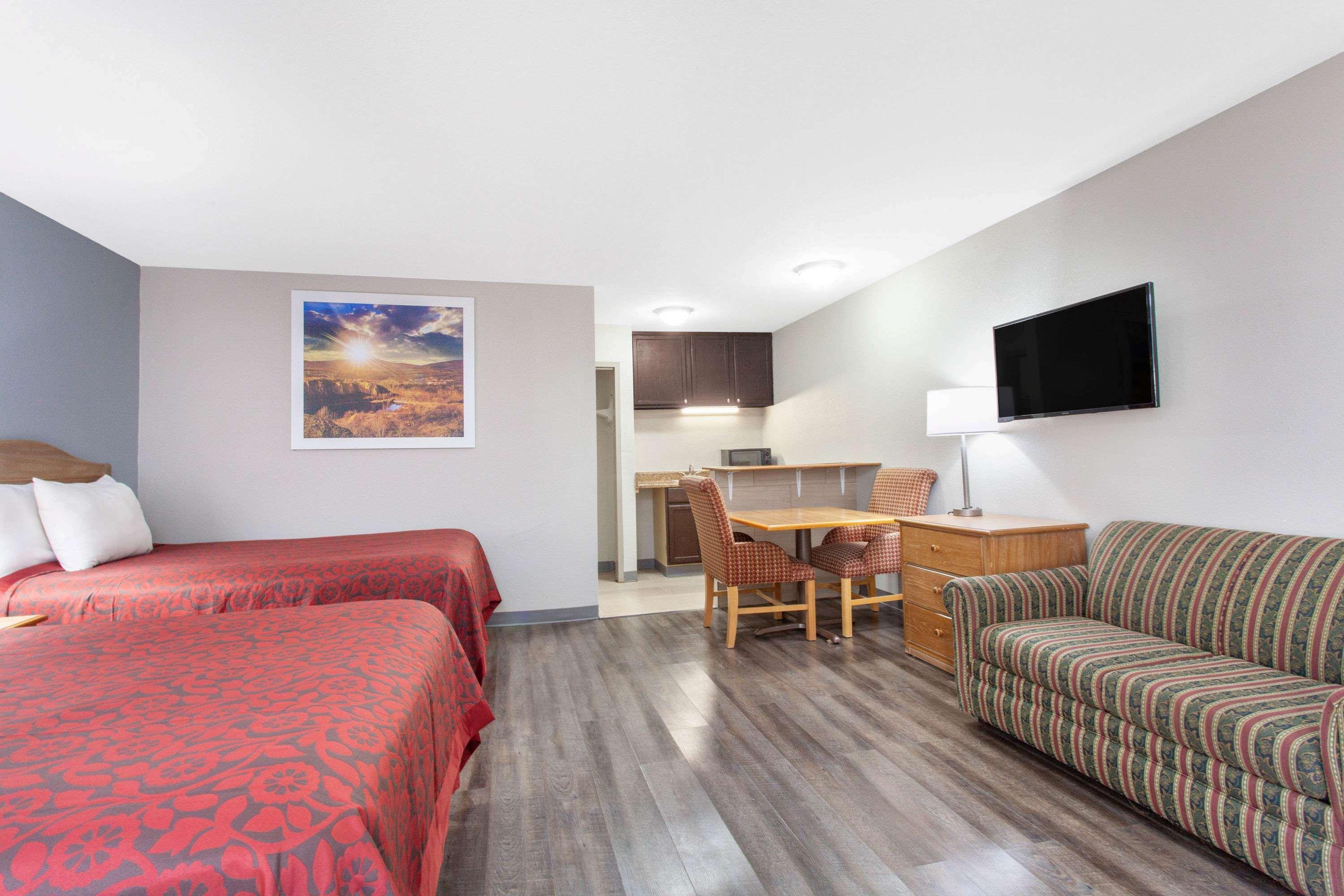 Days Inn By Wyndham Clinton - Laurens I-26 Exterior foto